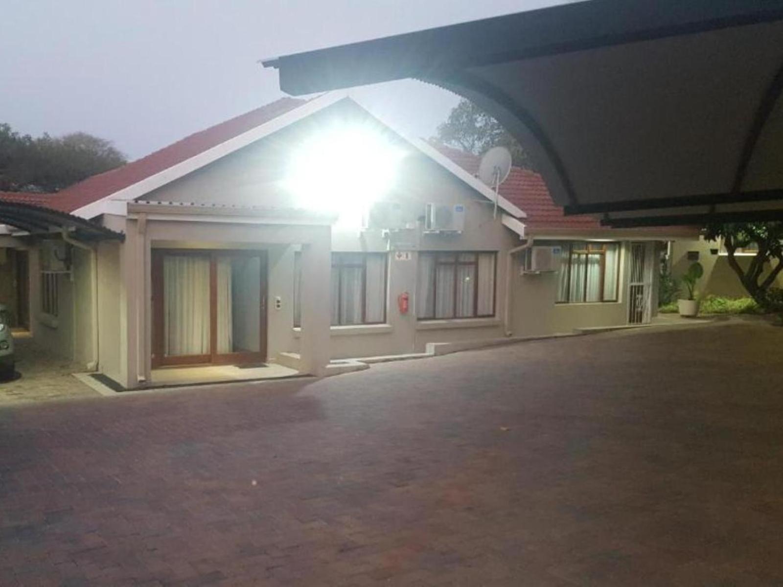 Bonim Guesthouse - Aka Magisha Guesthouse ネルスプロイト エクステリア 写真